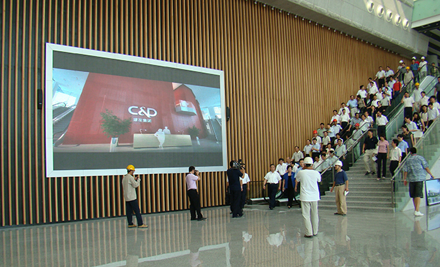 福建廈門會展中心P6室內全彩LED顯示屏由上海智彩科技設計、安裝